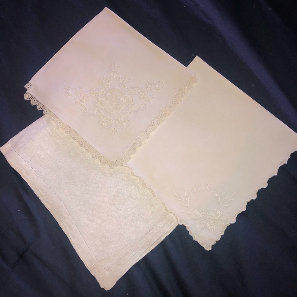 Set of 3 vintage napkins